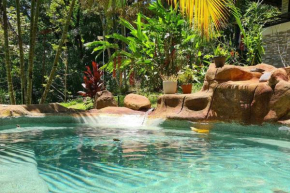 Hermosa cabaña con espacios al Aire Libre!